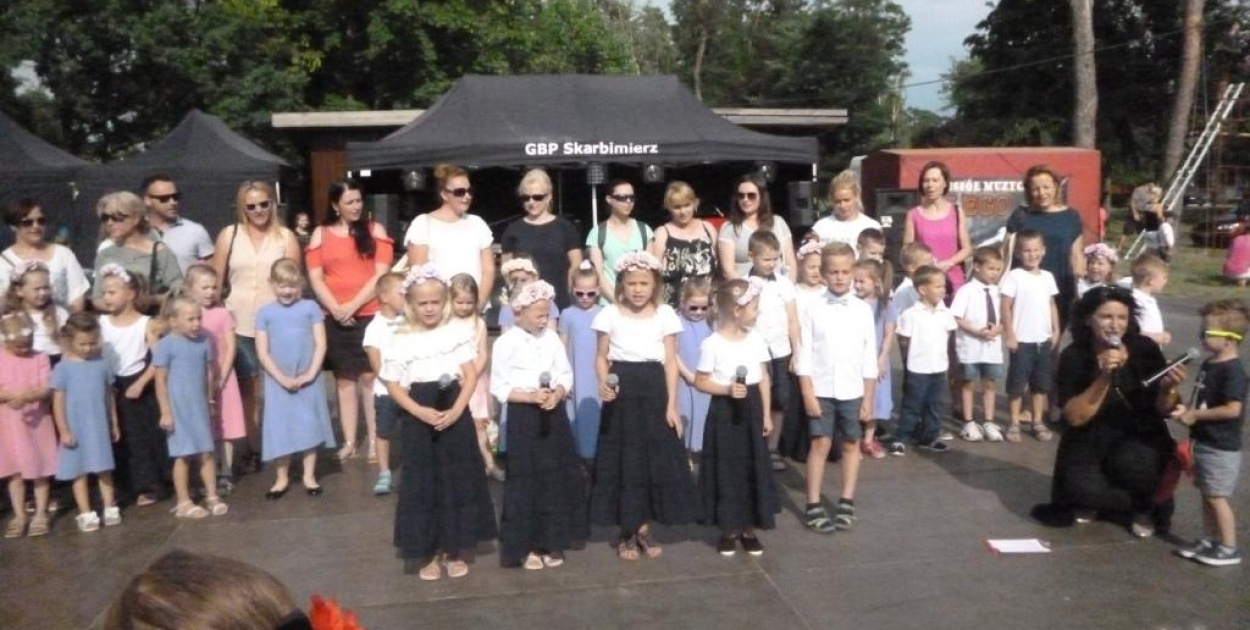 Festyn " Powitanie Lata" w Skarbimierzu - Osiedle