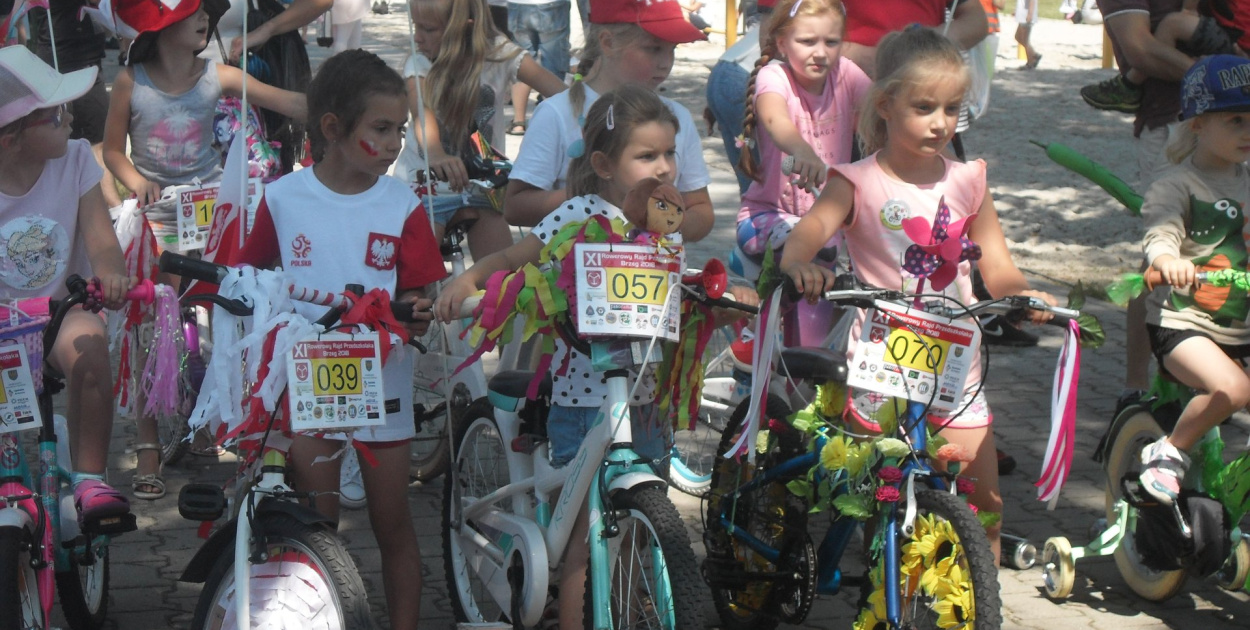 PRZEDSZKOLAKI Z "PIĄTKI" NA ROWERY!!!