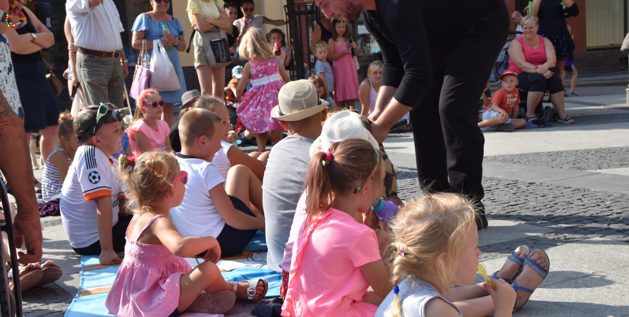 Spektakl dla dzieci pt. "O księciu zaklętym w żabę"