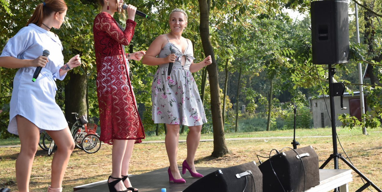 Muzyczna dawka energii od trio "Mr.&Mrs." na Marinie