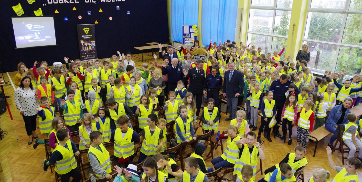 Bezpieczni uczniowie w "8"