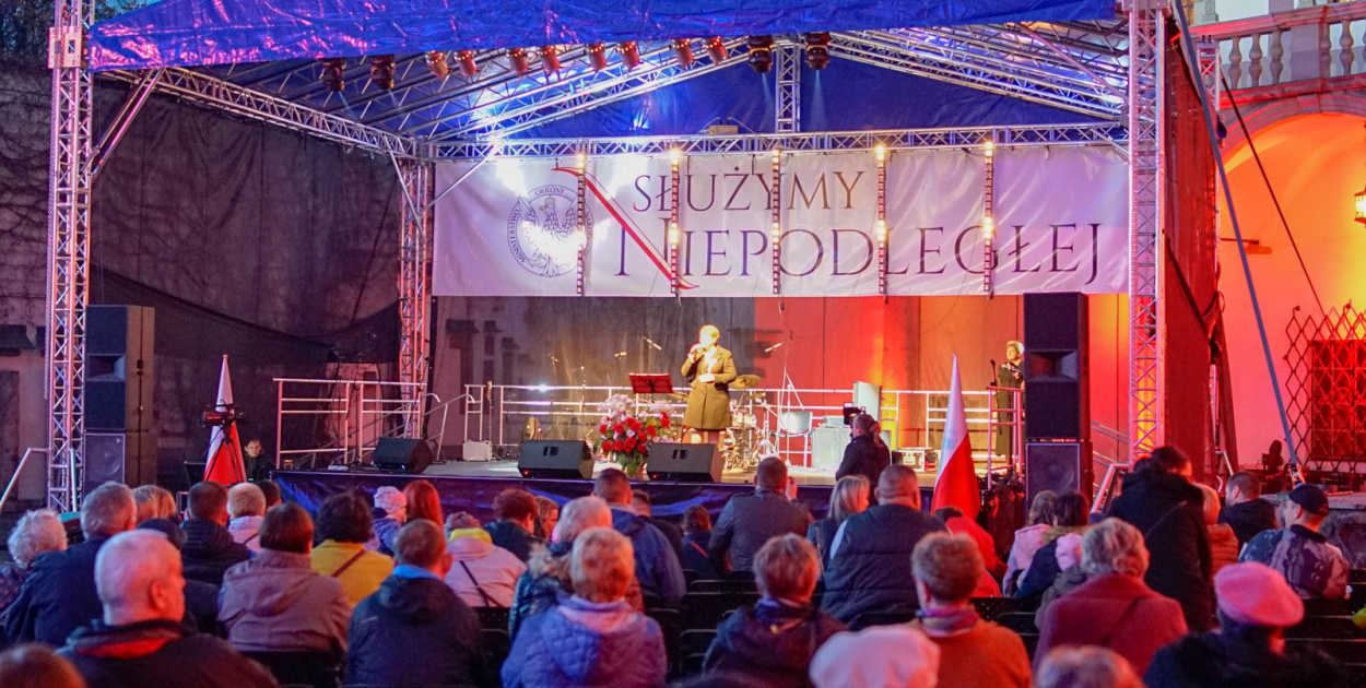  Obchody święta niepodległości w Brzegu. Piknik "Służymy…