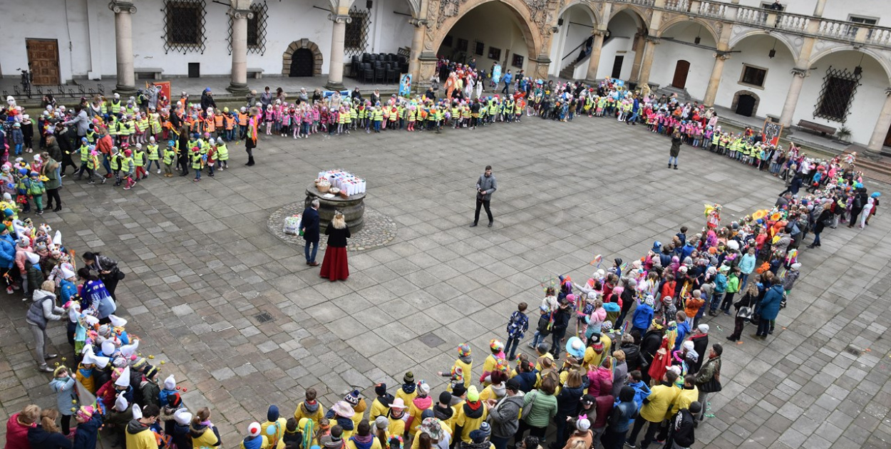  Przegonili zimę i powitali wiosnę. Marzanny można podziwiać na brzeskim…