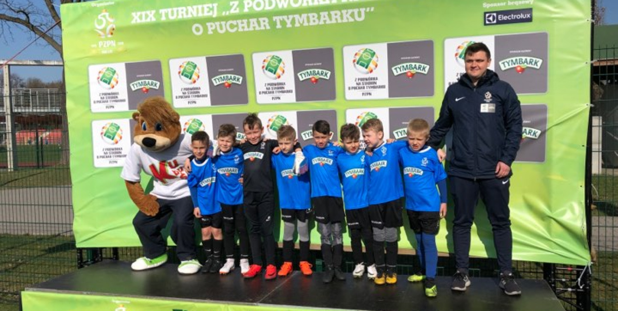 Młodzi piłkarze rywalizowali na miejskim stadionie w Brzegu