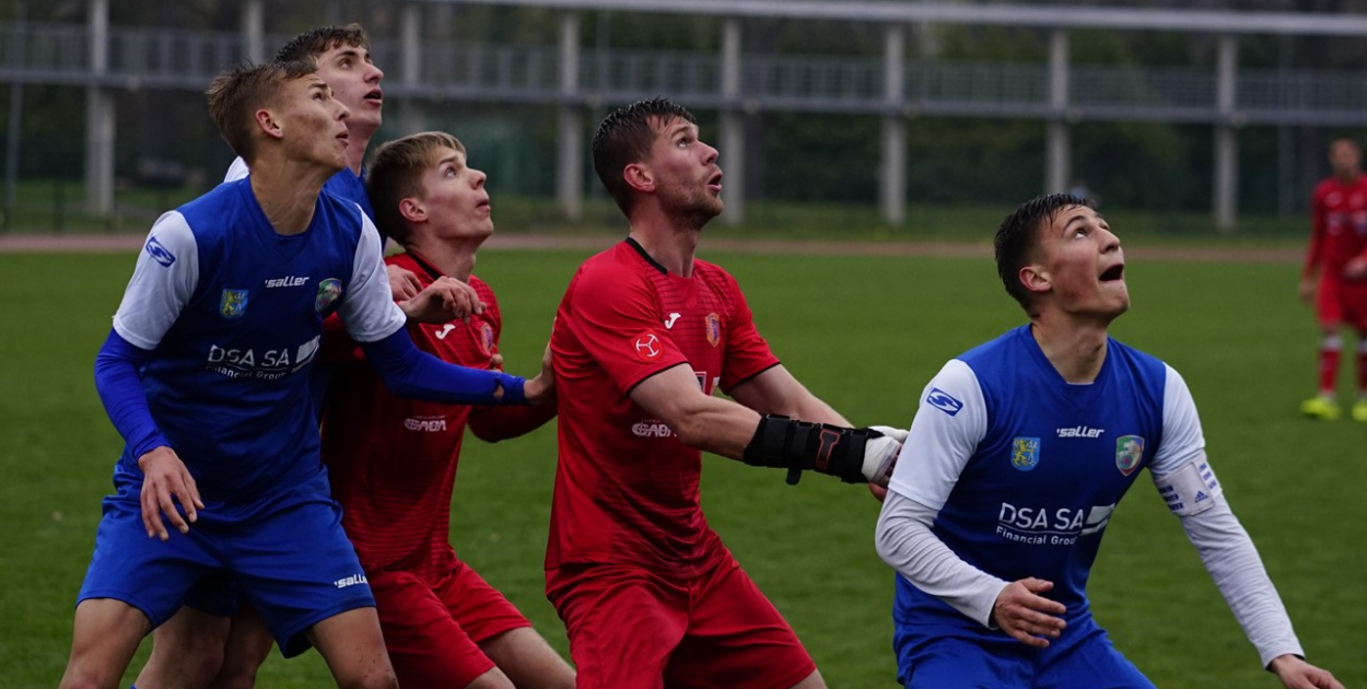  Stal przegrała z rezerwami Miedziowych. Decydująca pechowa końcówka…