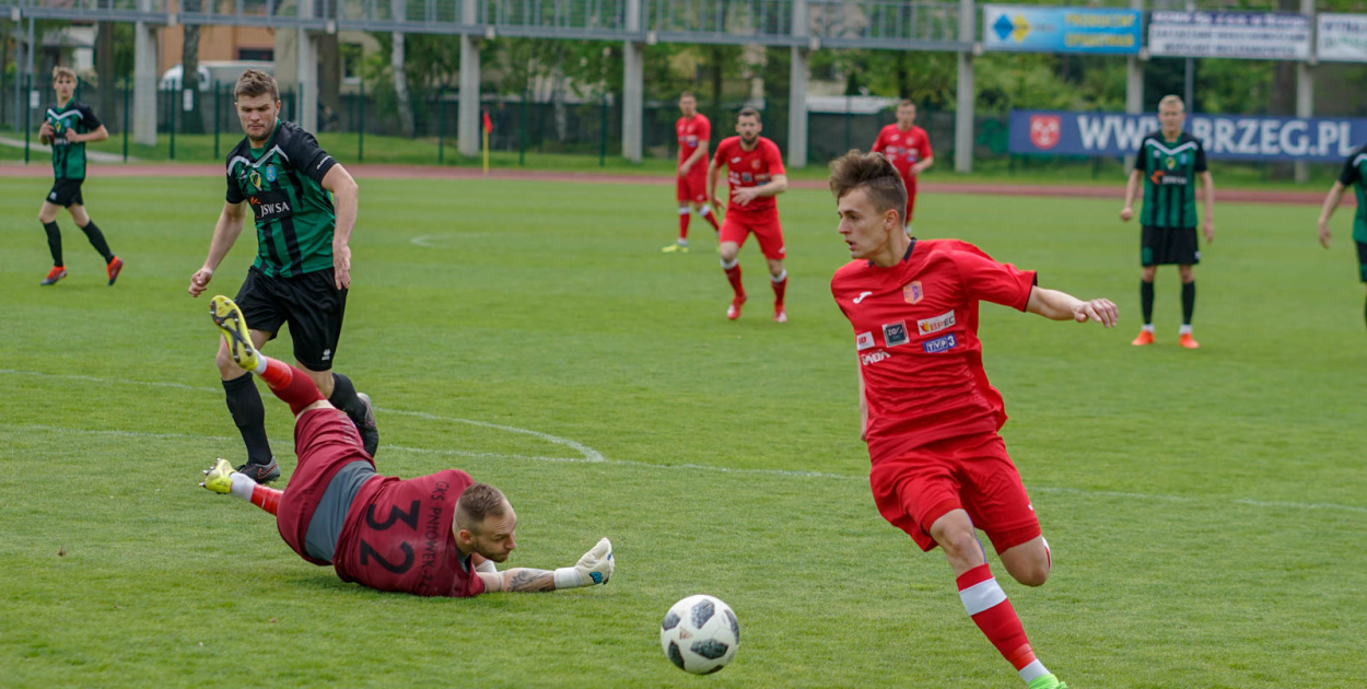  Stal oddala się od strefy spadkowej. Okazała wygrana z Pniówkiem…