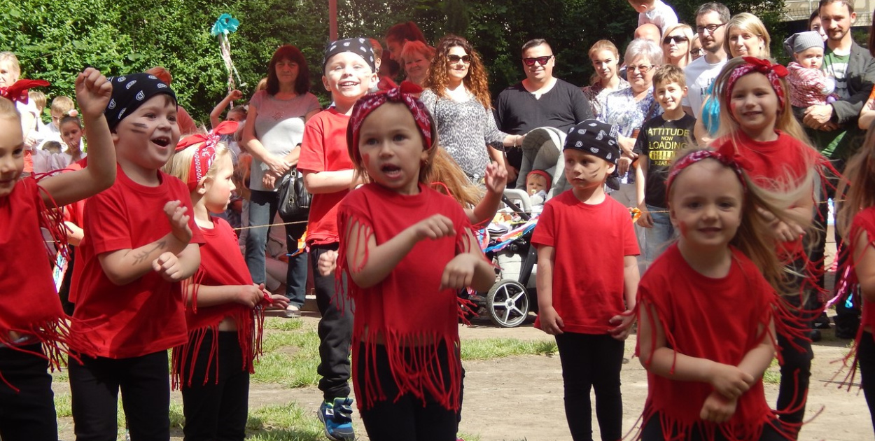 Przedszkolaki z "Czwórki" zaprosiły rodziców na festyn rodzinny