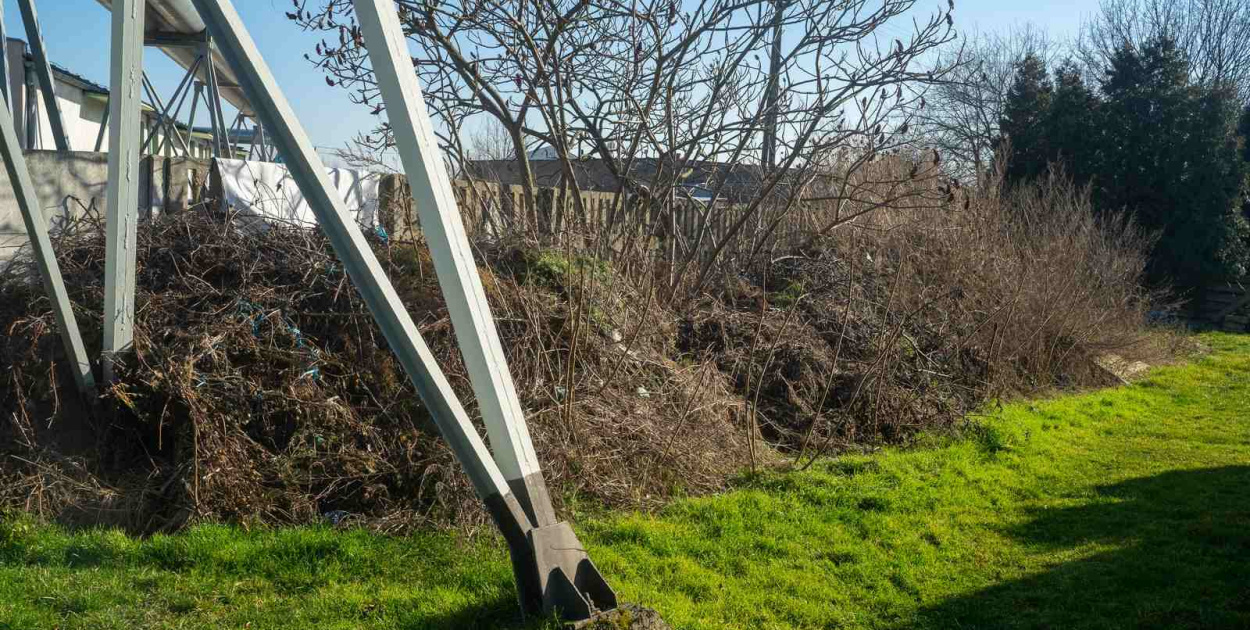 Działkowicze od kilku lat proszą o wywiezienie śmieci