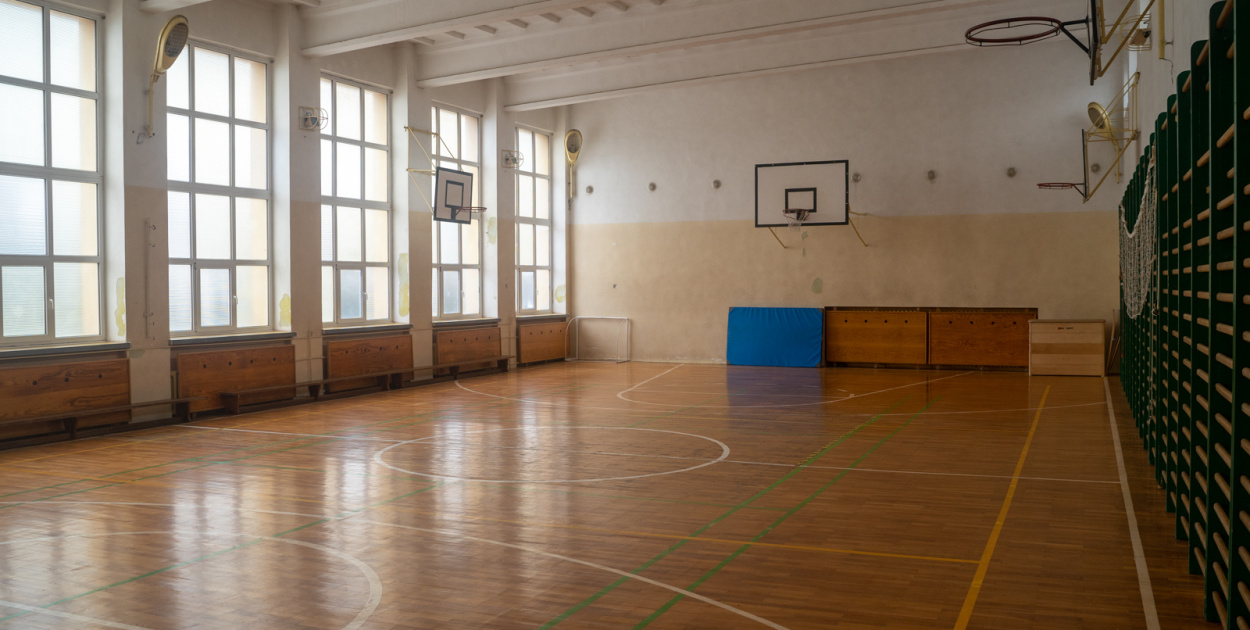Starostwo szykuje się do remontu sali gimnastycznej w grodkowskiej szkole