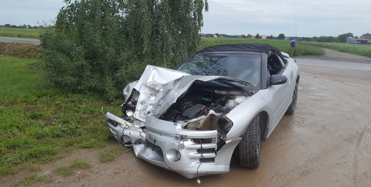  Dwa zdarzenia drogowe na terenie gminy Grodków. Poszkodowana maturzystka…