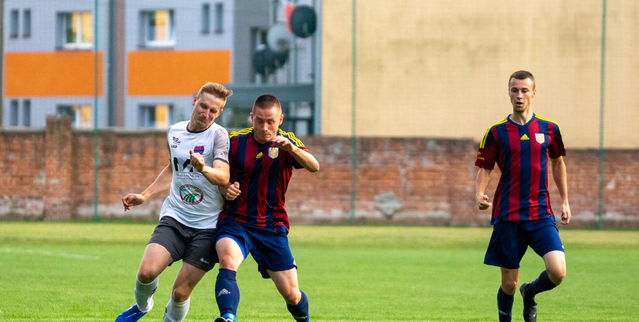 Starowice lepsze w derbach