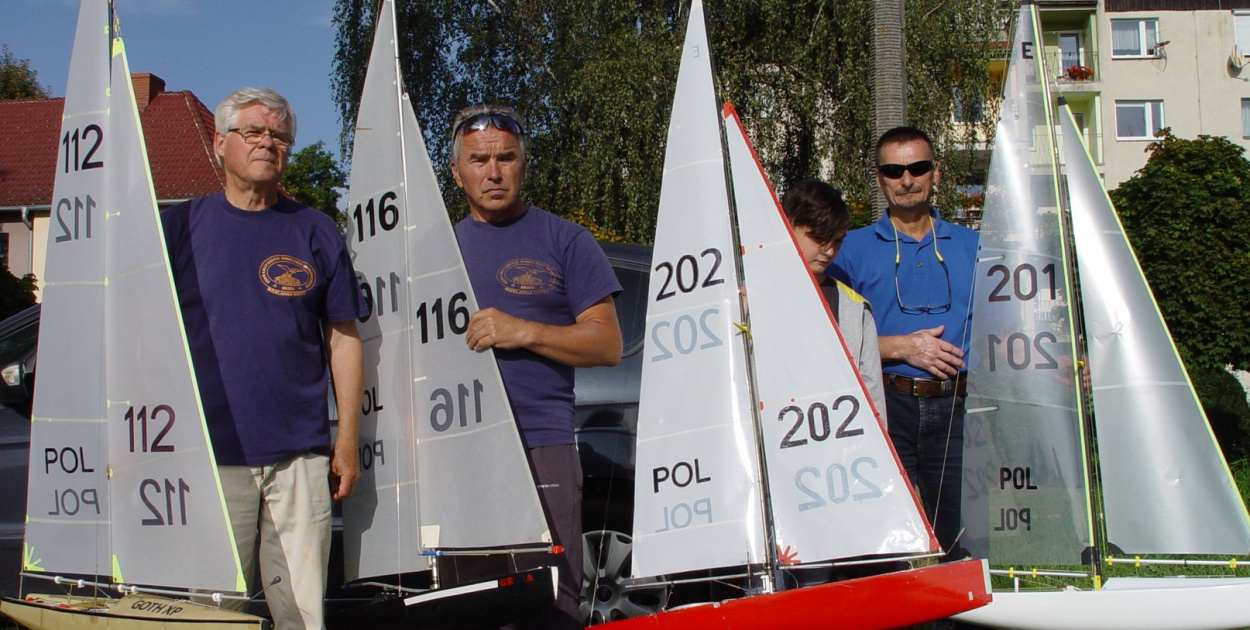 Modelarze jachtów sterowanych radiem rywalizowali w Brzegu
