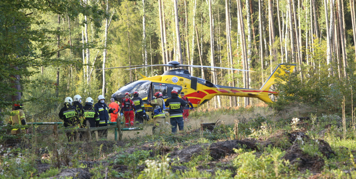  Kierowca zasłabł podczas jazdy. Śmigłowiec LPR lądował w lesie na…