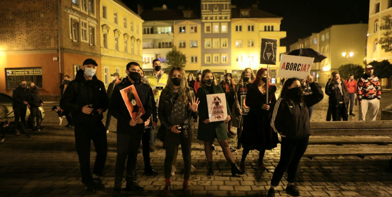 W Brzegu protestują przeciwko orzeczeniu Trybunału ws. aborcji…