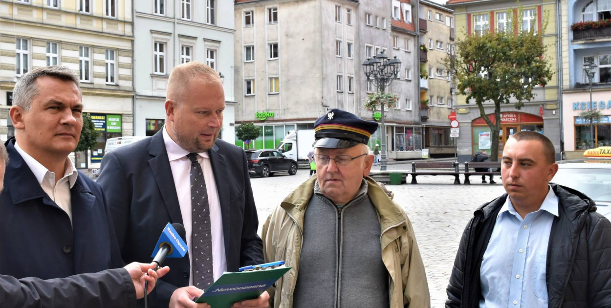  Coraz mniej pociągów zatrzymuje się w Brzegu. Posłowie interweniują w…