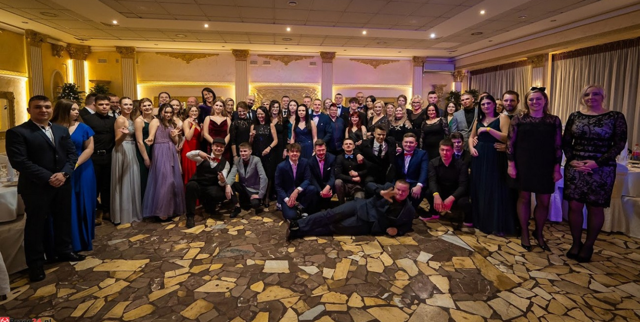 Studniówka w Zespole Szkół Budowlanych w Brzegu