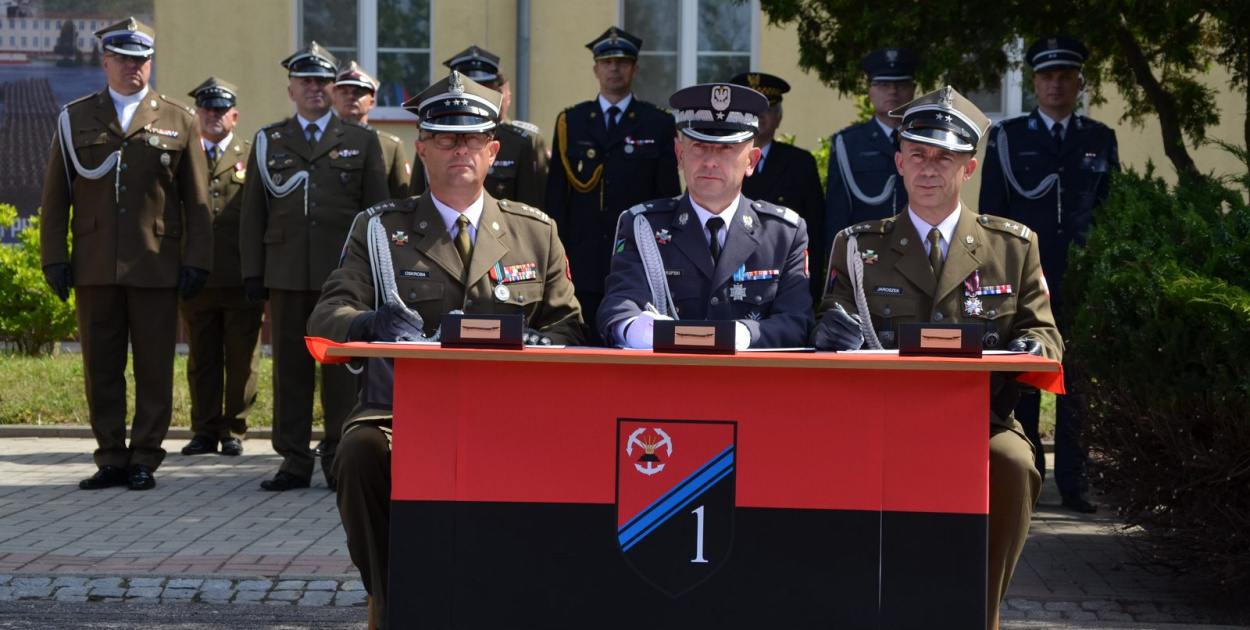  Płk Grzegorz Oskroba pożegnał się z 1. Pułkiem Saperów. Obowiązki…