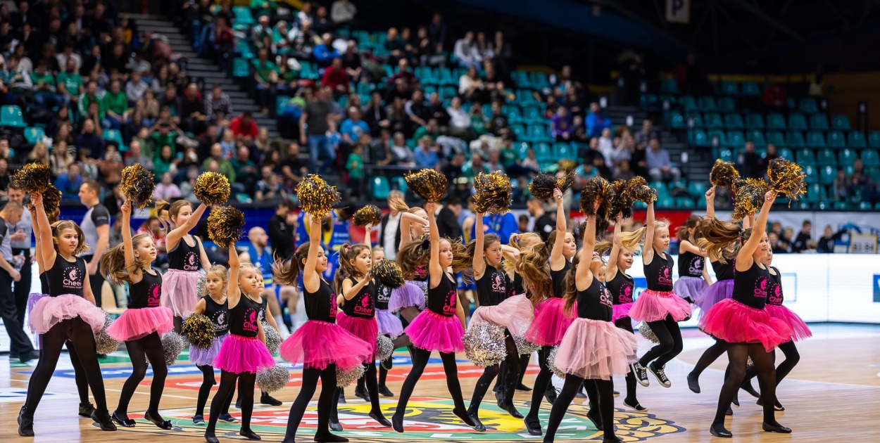  Akademia Cheerleaderek zaprasza na najlepsze zajęcia taneczne z pomponami…