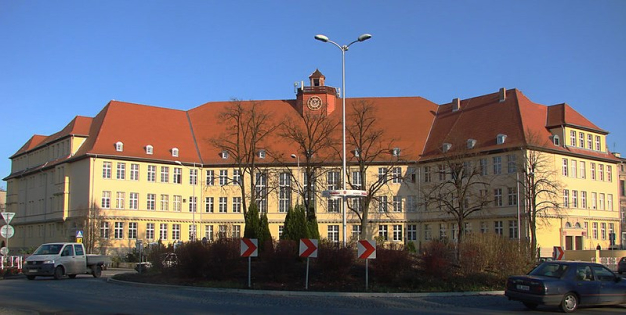  Likwidacja przez "włączenie". Koniec "pierwszego ogólniaka" w Brzegu…