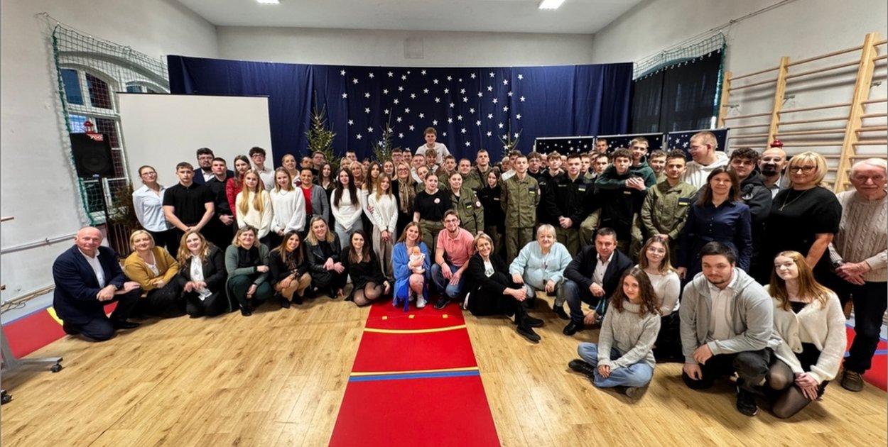 „Światło dla wszystkich”. Jasełka z przesłaniem w ZSB w Brzegu