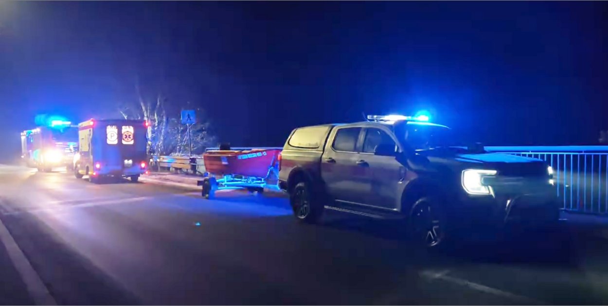 Dramatyczna akcja na Nysie Kłodzkiej. Mężczyzna uratowany z lodowatej wody