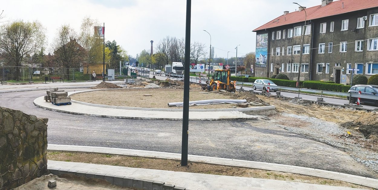 Rondo pamięci czy bohatera.  Dwie wizje i decyzja radnych