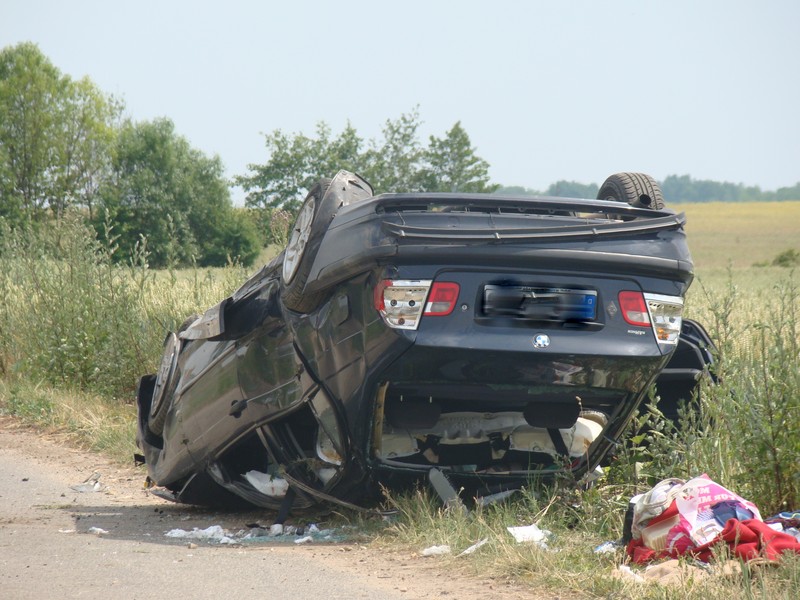 BMW dachowało na autostradzie A4. Trzy osoby zostały ranne