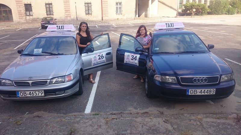 Różowy kogut – czyli kobiece taxi w Brzegu