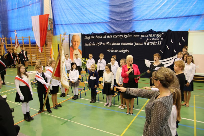 Uroczystość nadania Publicznej Szkole Podstawowej w Przylesiu imienia Jana Pawła II oraz jubileusz 70 – lecia szkoły