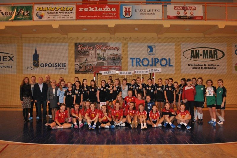 XIV Turniej Piłki Ręcznej Dziewcząt o Puchar Burmistrza Grodkowa i Dyrektora Gimnazjum Publicznego nr 1 w Grodkowie