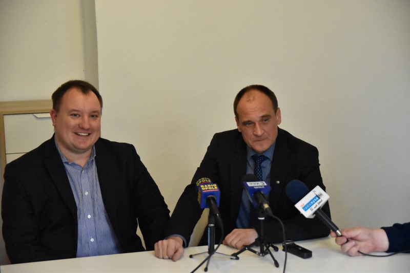 Posłowie Kukiz i Grabowski otworzyli biuro poselskie w Brzegu