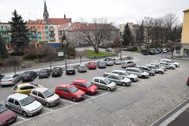 Miejskie parkingi pozostaną bezpłatne decyzją burmistrza