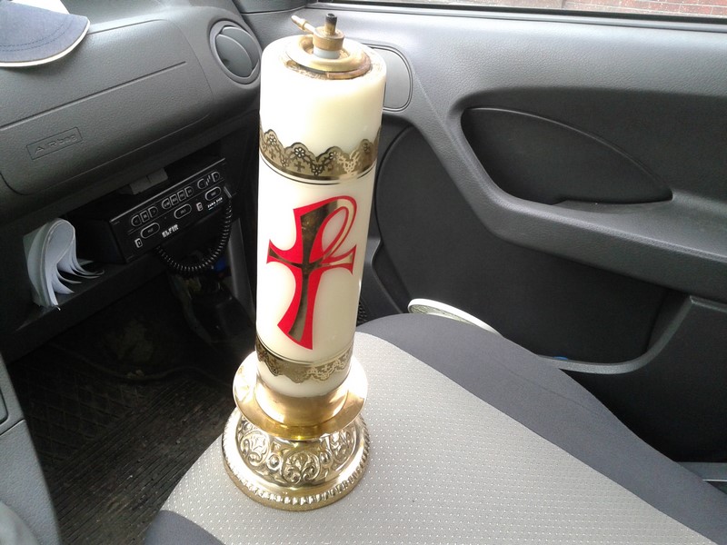 Ukradł świecę ołtarzową z kościoła