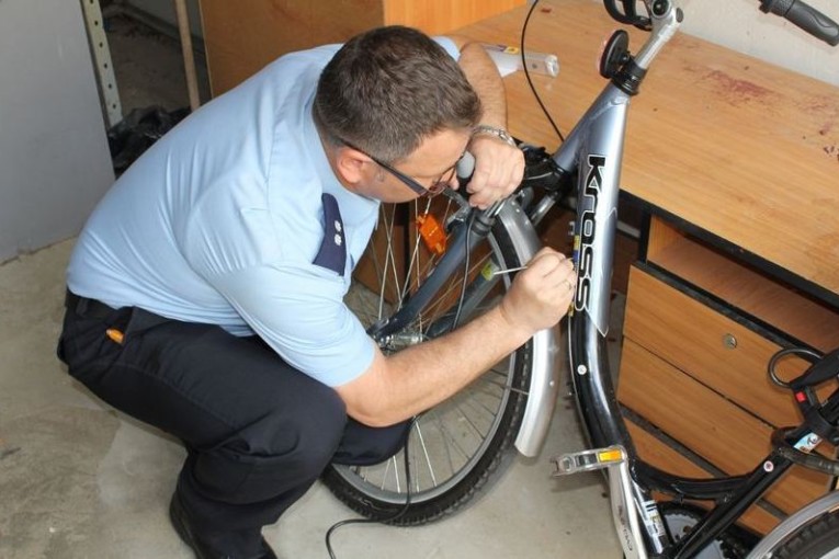 Policja apeluje, aby zabezpieczać rowery