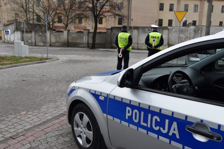 Policjanci z Brzegu podsumowali zdarzenia drogowe w święta, sylwestra i Nowy Rok