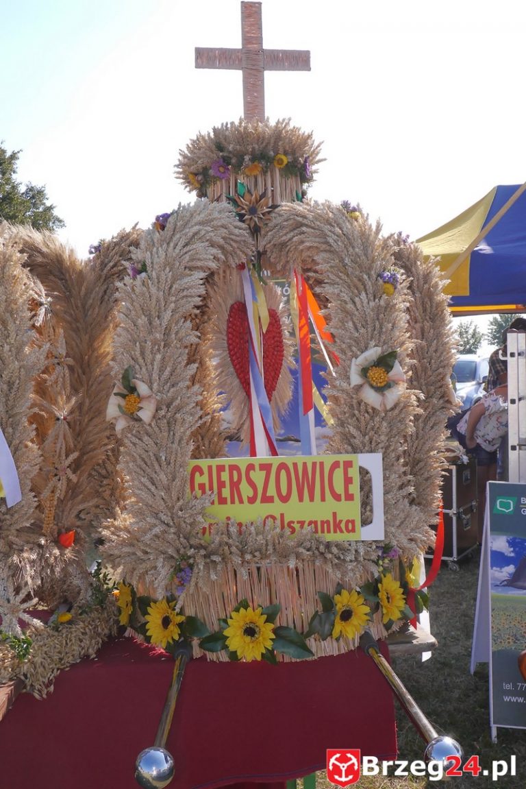 Gierszowice triumfowały u siebie – Fotorelacja z dożynkowego konkursu na najpiękniejszą koronę żniwną i na najładniejszą dekorację