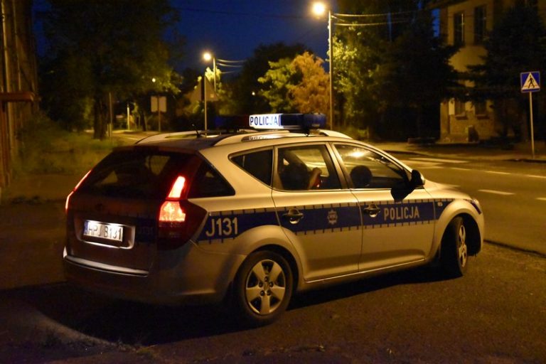 Mieszkaniec Grodkowa włamał się do BMW, wpadł z kokainą