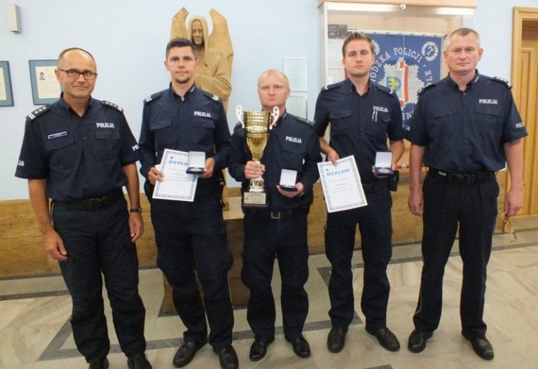 Powiat brzeski: Świetne wyniki policjantów w zawodach „Dzielnicowy Roku”