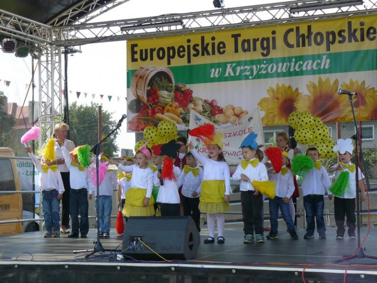 Występ dzieci z Publicznego Przedszkola w Krzyżowicach na XVI Europejskich Targach Chłopskich