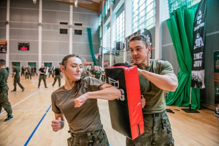 Wojskowi instruktorzy z Brzegu utworzą dodatkową grupę kobiet na bezpłatne szkolenia samoobrony