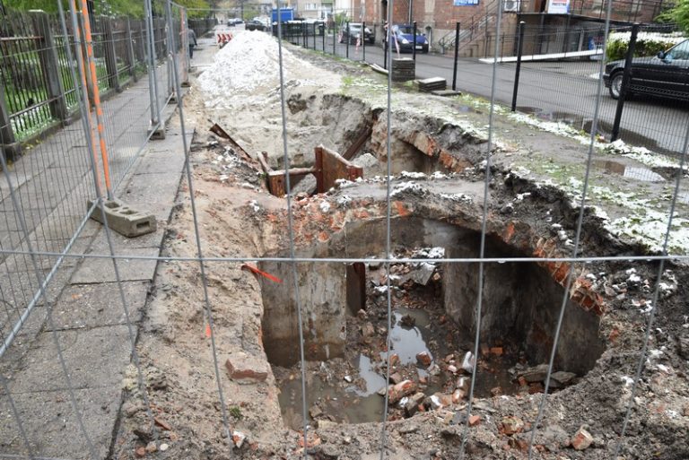 Budowa drogi między ul. Ofiar Katynia a Łokietka została wstrzymana. Na placu budowy może pojawić się archeolog