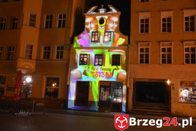 Dni Księstwa Brzeskiego 2017. Pomagamy Sandrze Borcuch – Iluminacja kamienicy przy ulicy Długiej. [Foto i video]