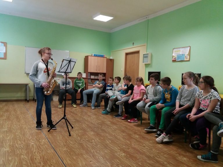 Moje pasje- spotkanie z muzyką i tańcem w klasie 4a w PSP w Łosiowie
