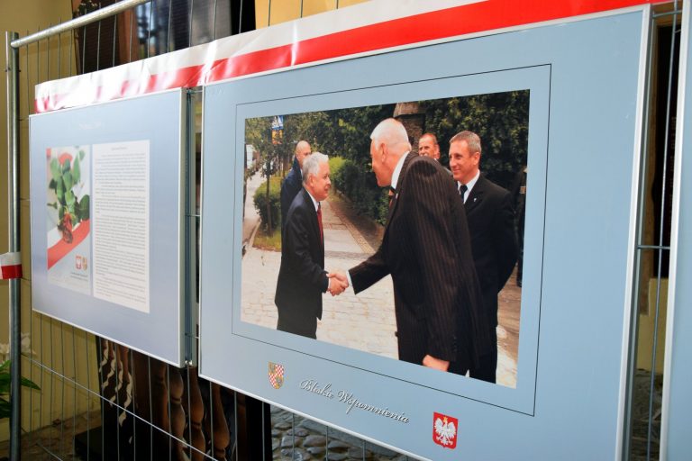 Wystawa „Bliskie Wspomnienia” pamięci prezydenta RP Lecha Kaczyńskiego