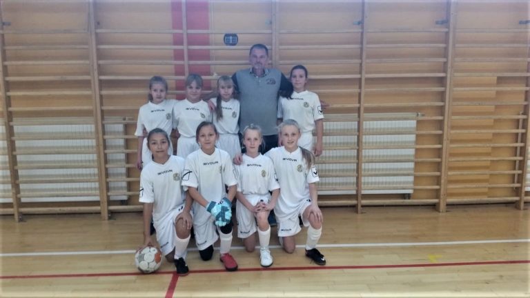 Szkolny zespół dziewcząt PSP nr 6 awansował do półfinału wojewódzkich mistrzostw