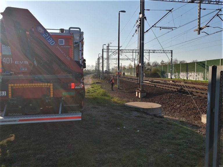 O krok od tragedii na dworcu PKP w Brzegu. 38-latka weszła pod nadjeżdżający pociąg