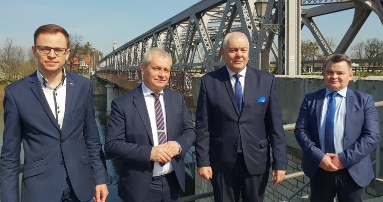 Europoseł Sławomir Kłosowski: „My dotrzymujemy obietnic. Budowa obwodnicy z przeprawą mostową zakończy się do 2023 roku”