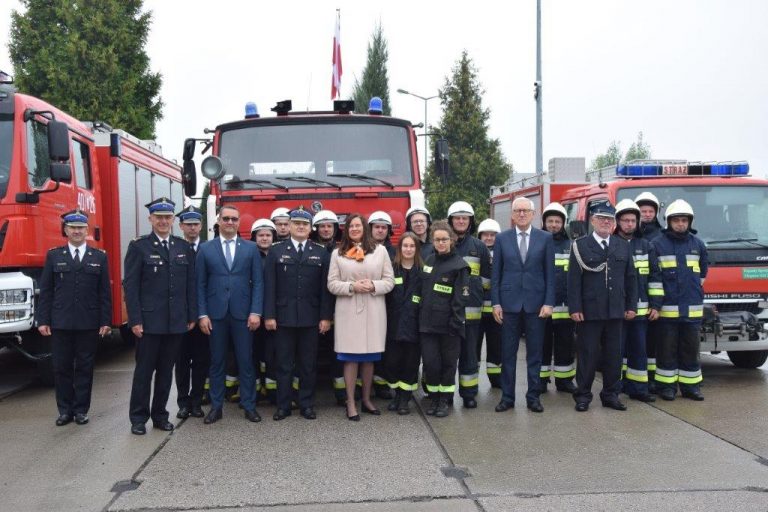 OSP Wierzbnik i Tarnów Grodkowski mają nowe wozy strażackie