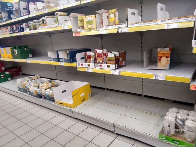 Koronawirus – szał zakupowy i panika w brzeskich sklepach, marketach i aptekach