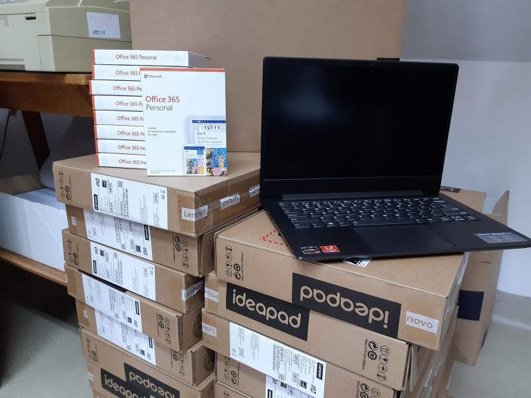 Nowe laptopy do zdalnego nauczania w szkołach w Gminie Lubsza